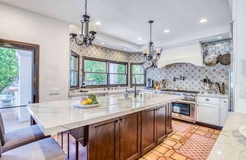 The Mesa House | Grand pet-friendly tennis estate in The Mesa, 360-views in South Palm Springs