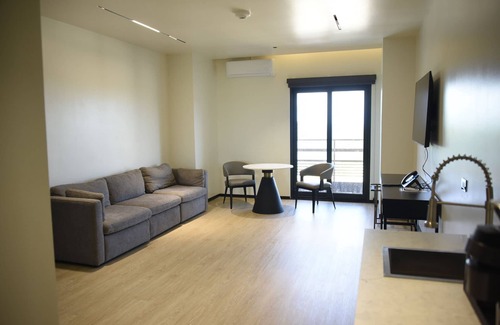 Belize City Hotel | Grand Resort & Residences