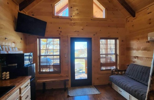 Scio Cabin | Grand Teton/Lakeview 4-6 Person Midsize Cabin