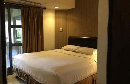 Tanjung Duren Utara Hotel | Grand Tropic Suites Hotel