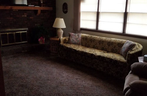 Goddard House | Grandma's house in the heart of Goddard