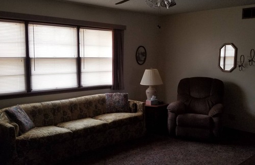 Goddard House | Grandma's house in the heart of Goddard