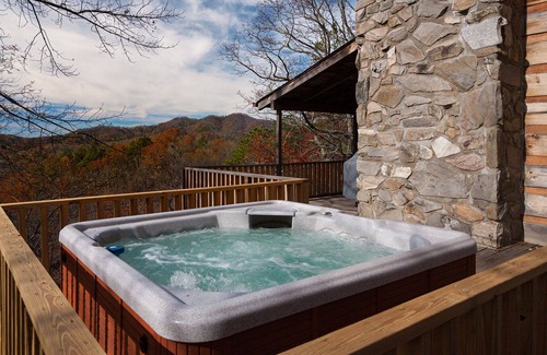 Bryson City Cabin | Grandpa's Cabin a classic Mountain log Cabin with Scenic long range View