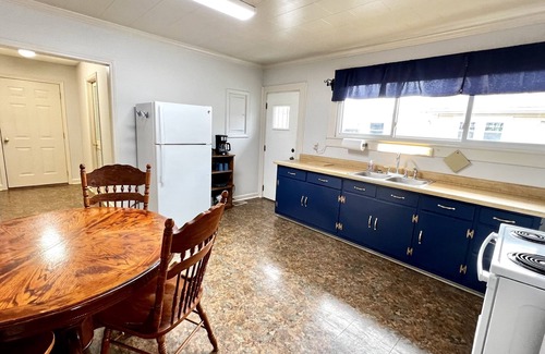 Madisonville Cottage | Grandpa's Comfy Cottage