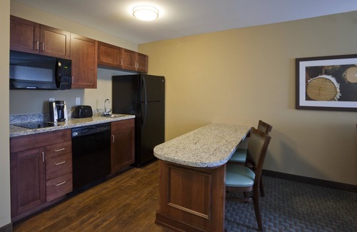 Morris Hotel | Grandstay Hotel And Suites Morris