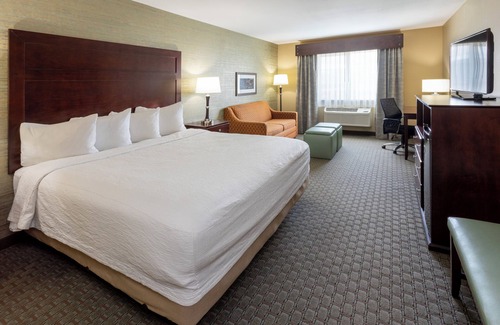 Morris Hotel | Grandstay Hotel And Suites Morris