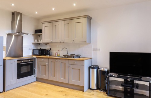 Bury St Edmunds Cottage | GRANGE BARN, pet friendly, country holiday cottage in Felsham