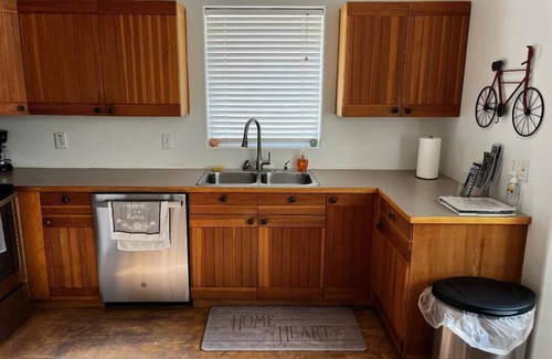 Hanksville House | Granny's Nook, Cozy 3-Bedroom Home In Hanksville