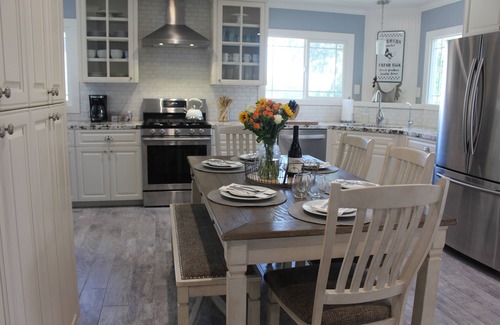 Sebastopol House | Gravenstein Getaway- Sebastopol