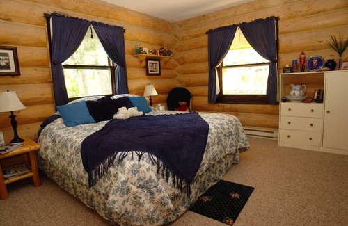 Kalispell Bed & Breakfast | Gray's room Garrison Inn Montana bed and breakfast