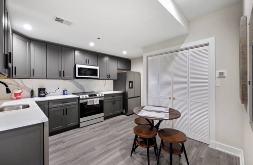 Columbia Heights Apartment | Great 2BR New Apartment near Metro