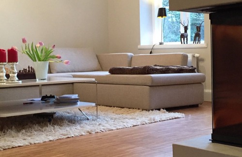 Lehmkuhlen House | Great apartment in historic gatehouse on Good Bredeneek