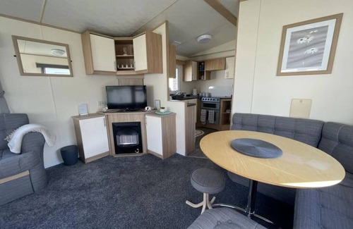 Clacton-on-Sea Cabin | Great caravan with homely feel in Clacton-on-Sea