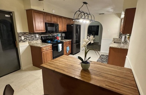 Belleview Heights House | Great Comfy house 10 minutes from The Villages & Ocala - Great for travelers!