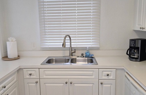 Lake Magdalene Condo | Great Condo Close To Busch Gardens!