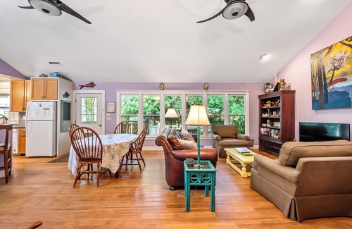 Folly Beach House | Great Family Beach House and 5% off weekly stays, last minute or mobile booking!