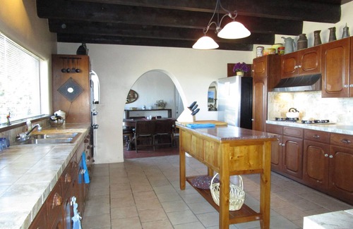 West Alameda House | GREAT FOR SMALL GROUPS OR FAMILIES - ONLY 5 MILES TO PLAZA!