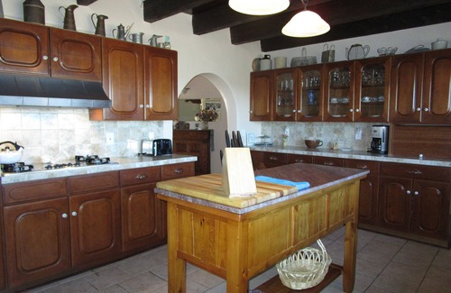 West Alameda House | GREAT FOR SMALL GROUPS OR FAMILIES - ONLY 5 MILES TO PLAZA!