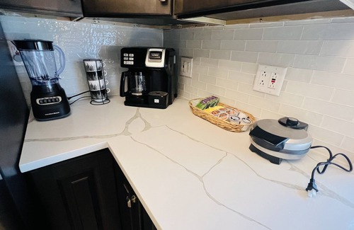 Waukegan House | great home in Waukegan for navy graduate families close distance to navy base!