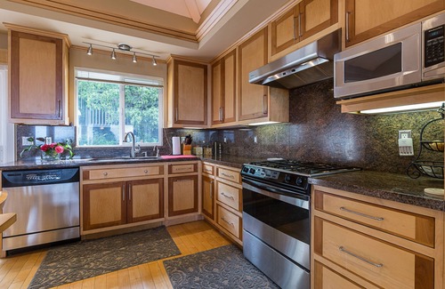 Sugarloaf House | Great Home With Views Of S.F. Bay