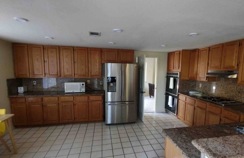 Vallejo House | Great Loc! 4Br, Quiet, Safe, Residential, Napa & Sonoma - 35 min, Free Parking