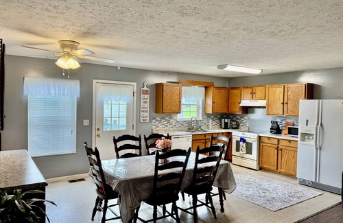 Dandridge House | Great Location - 3 bdrm Smoky Mtn Retreat - Douglas & Cherokee Lakes nearby!