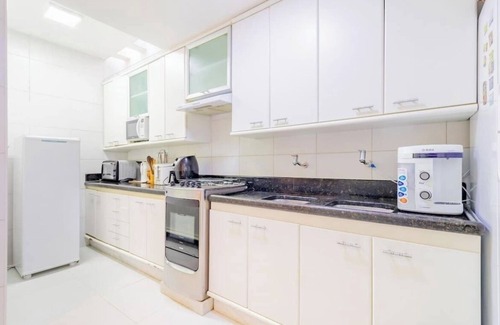 Itacimirim House | Great location. 5 minutes walk to the surf beach