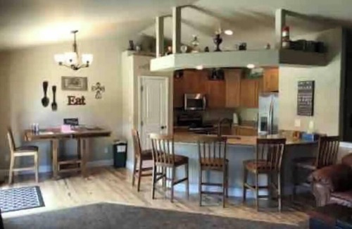 Piedmont House | Great location and house with open floor plan