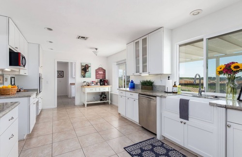 Temecula House | GREAT LOCATION! CLOSE TO PELTZER, LORIMAR, FAULKNER, LONG SHADOW WINERIES!