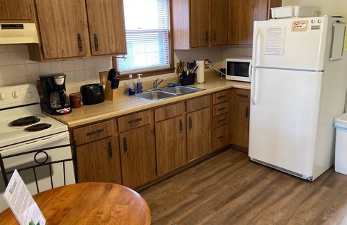 St. Joseph House | Great Location! Very Clean 1-Bedroom Townhouse