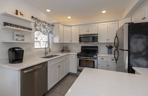 East Falmouth Cottage | Great Pond Cottage W/central AC