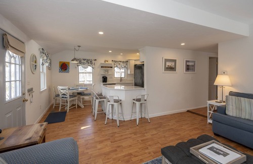 East Falmouth Cottage | Great Pond Cottage W/central AC