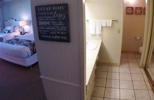 Kaanapali House | Great Relaxing Overnight Stay! 2 Ocean Front Units, w/ Balcony! Parking, Pool