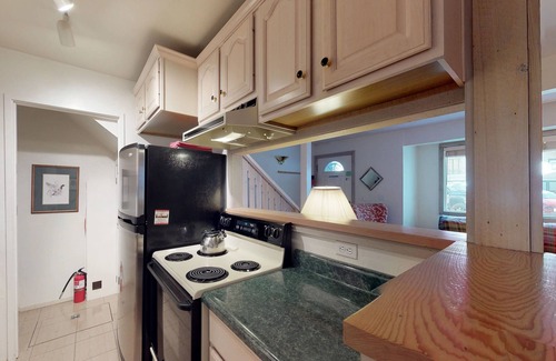 Warm Springs Condo | Great Ski Condo w/Pool and Hot Tub Access - Walk to Lifts