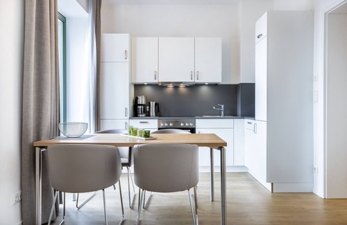 Wismar Apartment | Great south-facing harbor apartment with a direct view of Wismar's old harbor