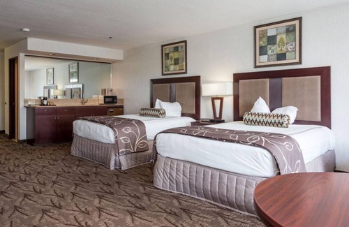 Idaho Falls Hotel | GREAT VIEW! IDAHO FALLS, 2 CHIC UNITS! POOL, SPA, JACUZZI!