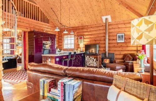 Norwich House | Grebe Lodge Lodge 6