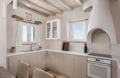 Tinos Town Apartment | Green 1 by Morfes Luxury Apartments