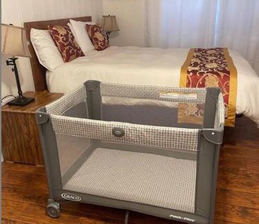 Midpines Ski Chalet | Green Cabin in Midpines