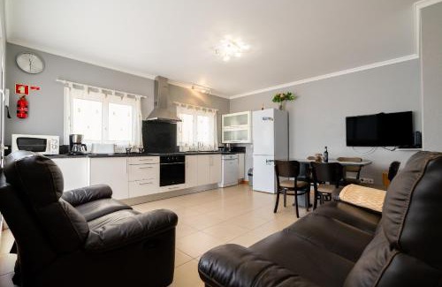 Machico Apartment | Green Doors - AC and free parking