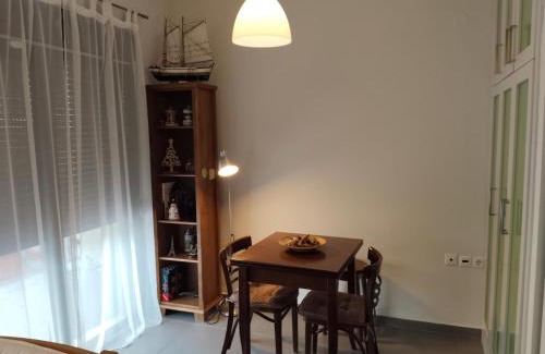 Komotini Apartment | green guesthouse