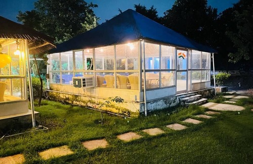 Knowledge Park III Hotel | Green Leaf Cafe And Home Stay