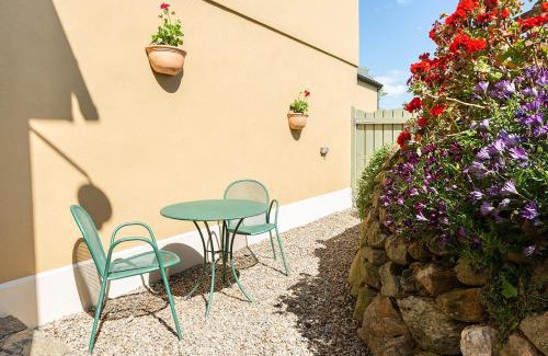 Redcross Apartment | Green Meadow Farm Holiday Cottages