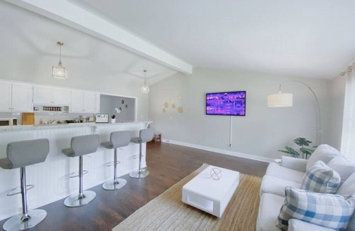 Huntsville House | Greenleaf (HSV) · 「Greenleaf」Stylish & Bright 4 bd/3 ba Vacation