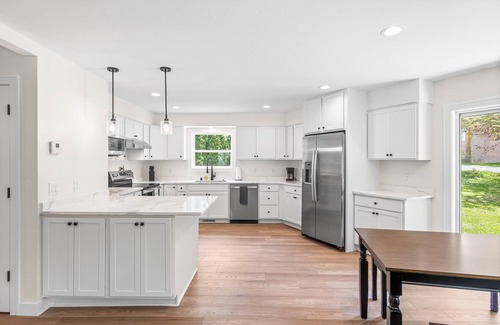 Green Lake Condo | Greenway Log Cottage - Duplex 1 Lower Unit