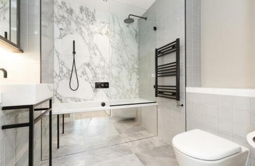 Peninsula Apartment | Greenwich O2