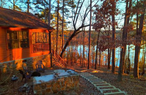Tumbling Shoals House | Greers Ferry Lake Cabin