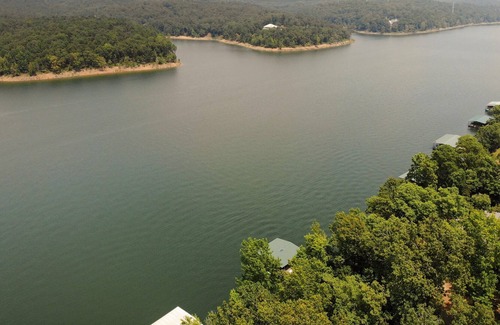Edgemont House | Greers Ferry Lakefront Home w/ Deck, Fire Pit & MORE!
