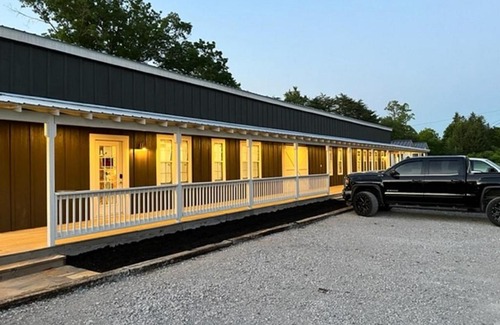 Altamont Apartment | Greeter Falls Lodge Suite 5