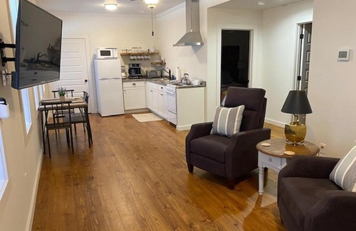 Altamont Apartment | Greeter Falls Lodge Suite 5